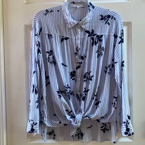 Maurices Floral Blouse Blue & White Size M